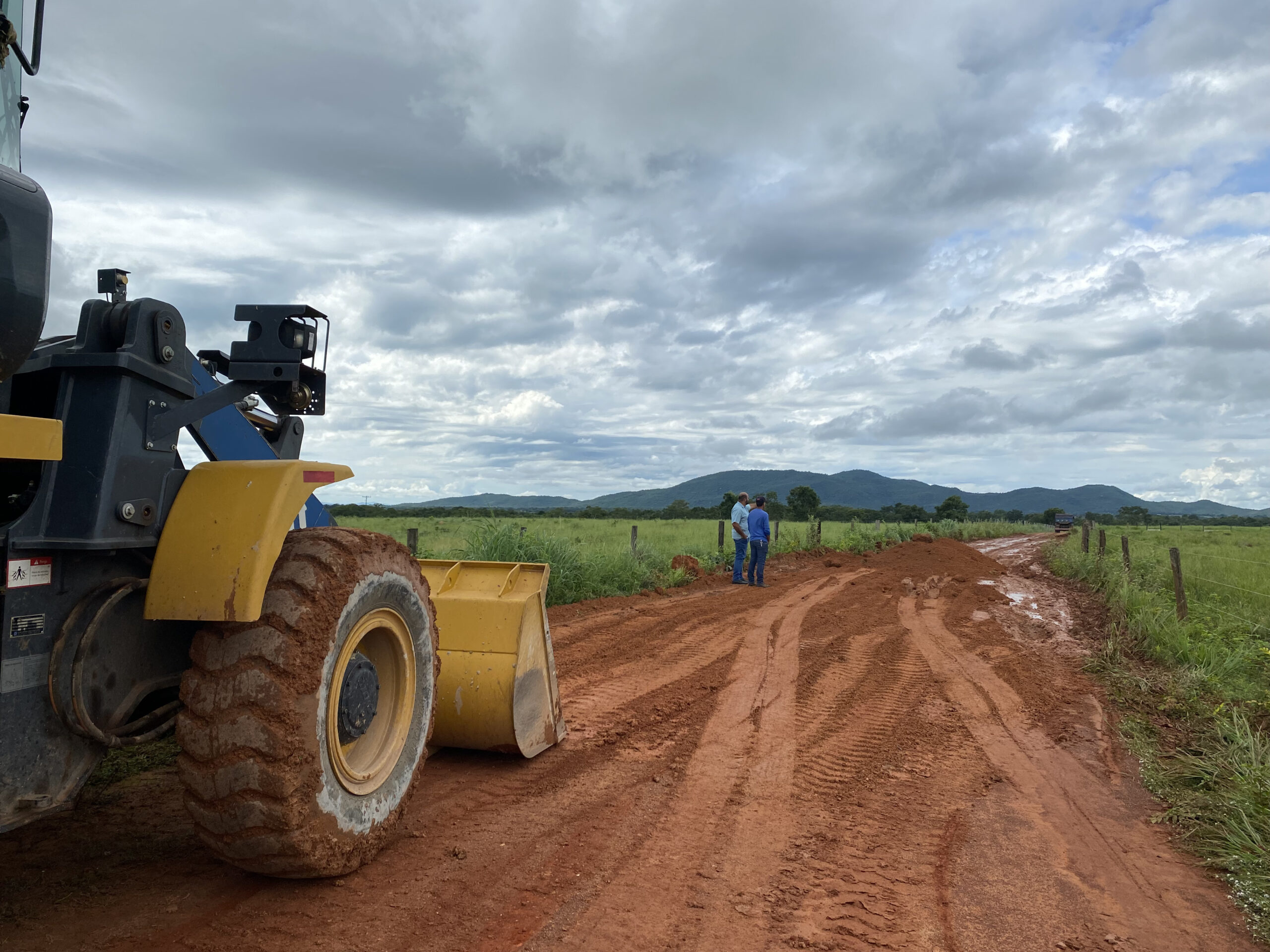 PREFEITURA DE PORANGATU ENTREGA OBRAS DE INFRAESTRUTURA NO ASSENTAMENTO SALVADOR ALENDE